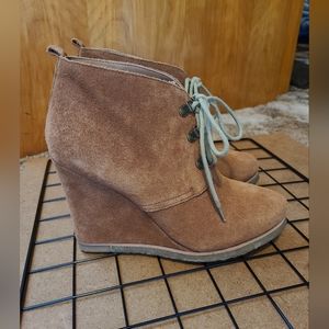 Steve Madden brown suede wedge booties, Size 9.5, great condition